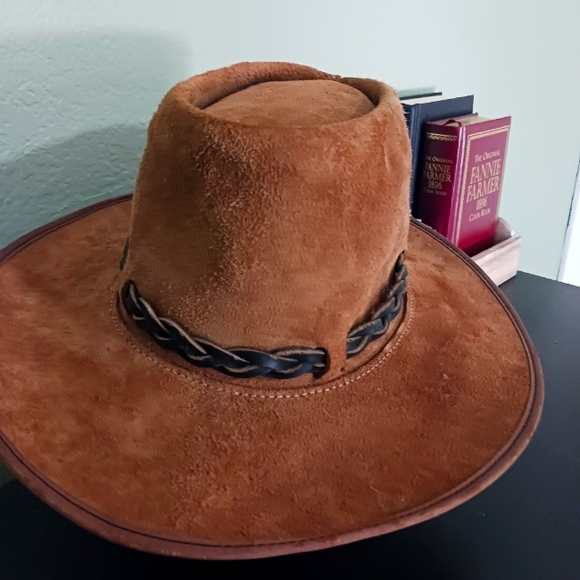 Handmade GENUINE LEATHER EXCALIBUR Hat.  Rare breed - Picture 5 of 6